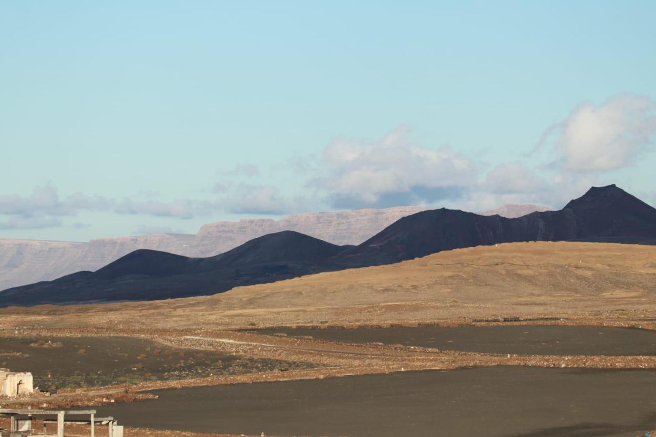 Paisaje Lunar Tinajo Exterior photo